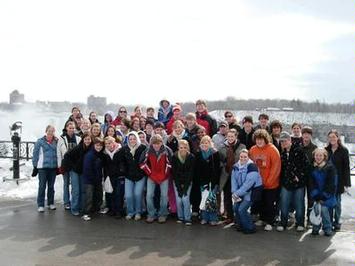 band in front of American Falls