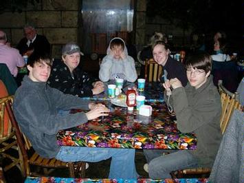 kids at rainforest cafe 4